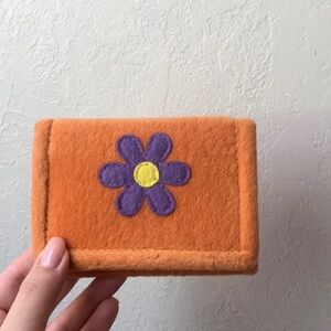 Vintage 90s Fuzzy Flower Retro Wallet